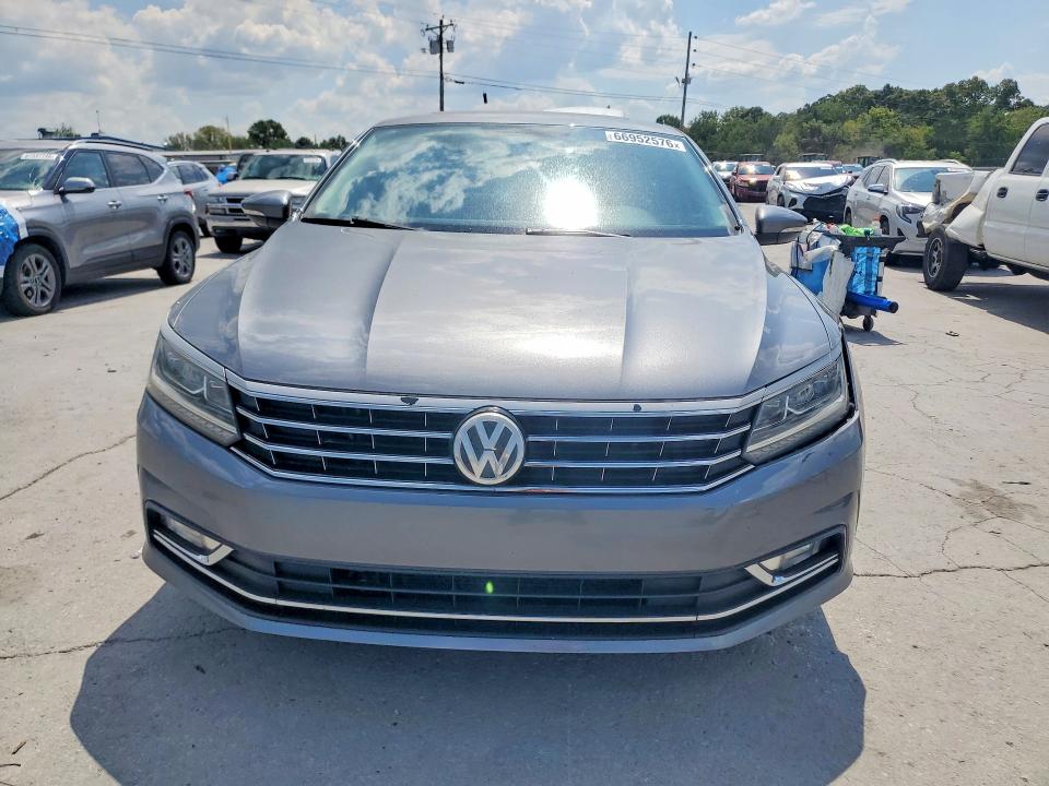 66952576 :رقم المزاد ، 1VWBS7A39GC055945 vin ، 2016 Volkswagen Passat مزاد بيع
