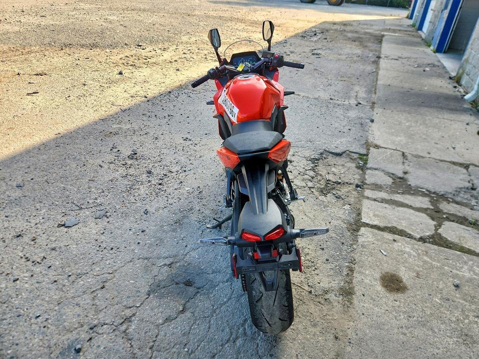 67280796 :رقم المزاد ، JS1EM13B7T7101359 vin ، 2026 Suzuki Gsx800 مزاد بيع