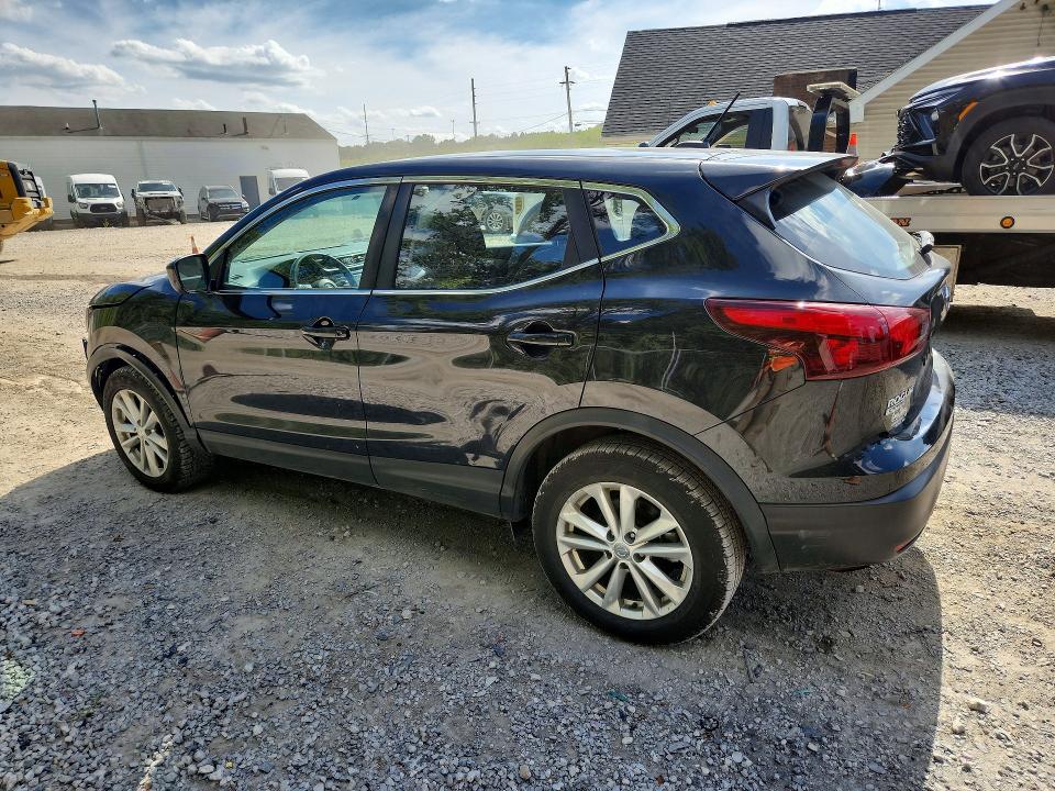 2017 Nissan Rogue Sport მანქანა იყიდება აუქციონზე, vin: JN1BJ1CRXHW132698, აუქციონის ნომერი: 68260546