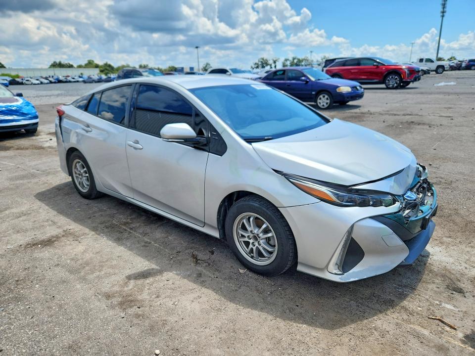 68935926 :رقم المزاد ، JTDKARFP0H3056514 vin ، 2017 Toyota Prius Prime مزاد بيع
