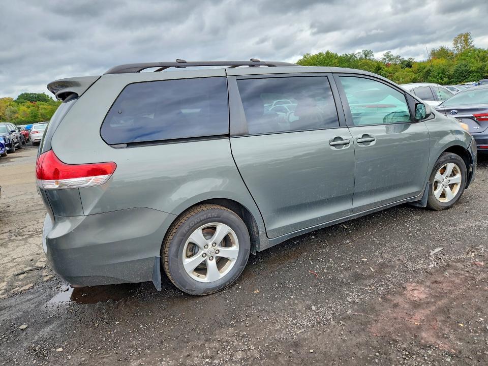 Aukcja sprzedaży 2011 Toyota Sienna, vin: 5TDKK3DC3BS079043, numer aukcji: 70081006