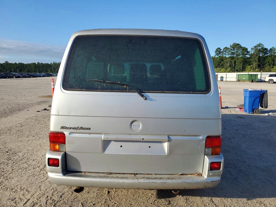 2002 Volkswagen Eurovan მანქანა იყიდება აუქციონზე, vin: WV2KB47092H076225, აუქციონის ნომერი: 67956726