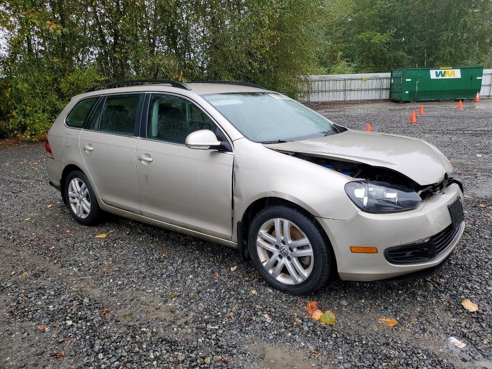 71233326 :رقم المزاد ، 3VWML7AJ1EM625193 vin ، 2014 Volkswagen Jetta مزاد بيع