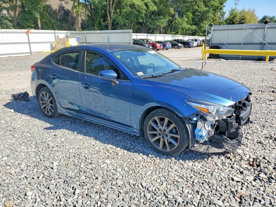 67332326 :رقم المزاد ، 3MZBN1V38JM252142 vin ، 2018 Mazda 3 مزاد بيع