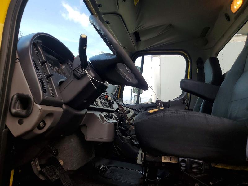 Продажа на аукционе авто 2011 Freightliner M2, vin: 1FVHC3BS1BHAY6487, номер лота: 67987306