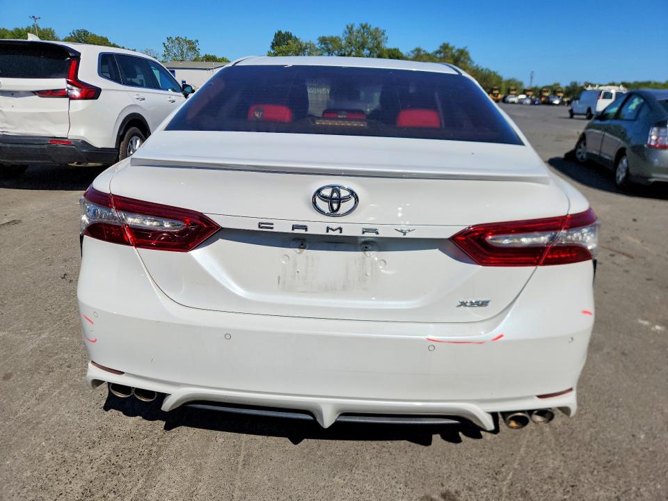 2018 Toyota Camry მანქანა იყიდება აუქციონზე, vin: 4T1B61HK1JU006642, აუქციონის ნომერი: 68574476