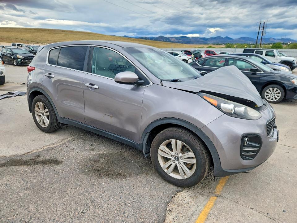 68860816 :رقم المزاد ، KNDPMCAC6H7276070 vin ، 2017 Kia Sportage مزاد بيع