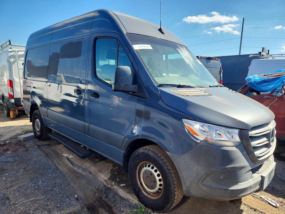 70811436 :رقم المزاد ، WD4PF0CD5KP057645 vin ، 2019 Mercedes-benz Sprinter مزاد بيع