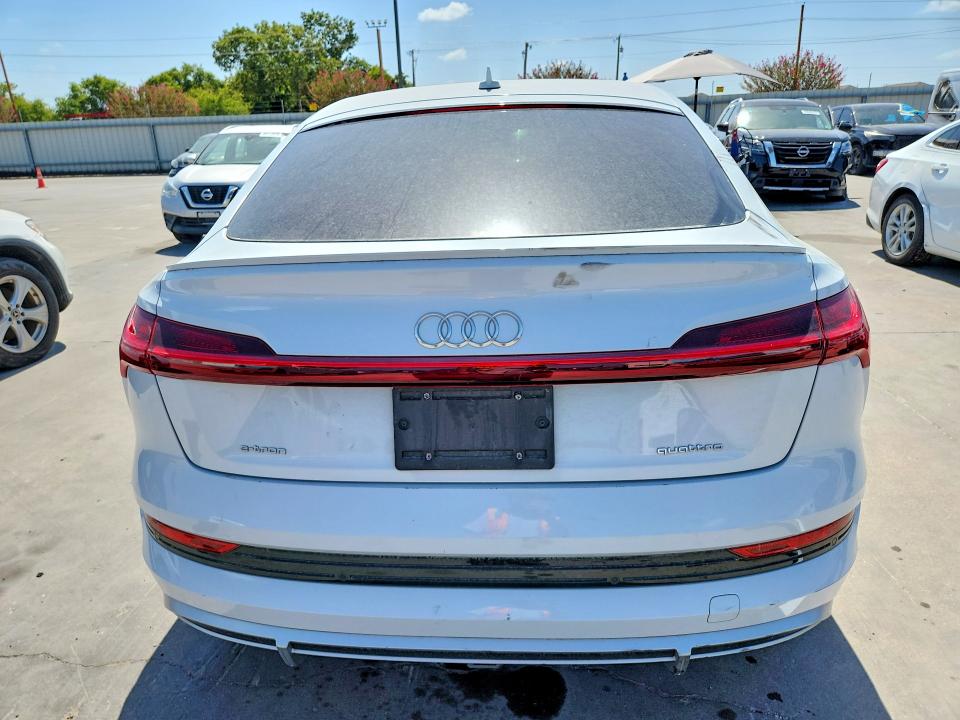 Продаж на аукціоні авто 2021 Audi E-tron, vin: WA12AAGE0MB000548, номер лоту: 68918606