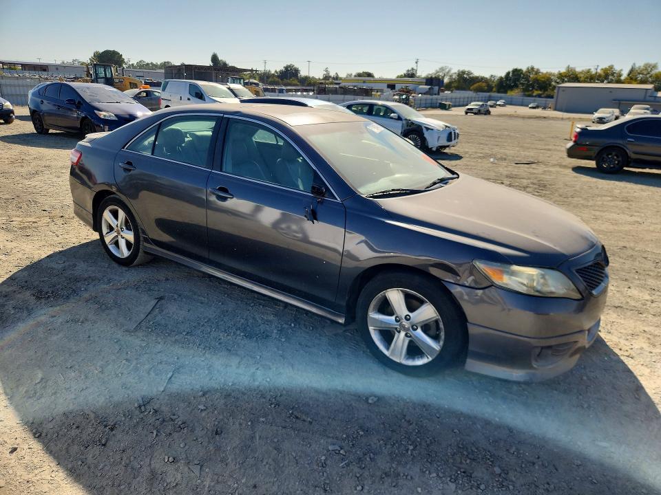 2011 Toyota Camry მანქანა იყიდება აუქციონზე, vin: 4T1BF3EK6BU640546, აუქციონის ნომერი: 69991746