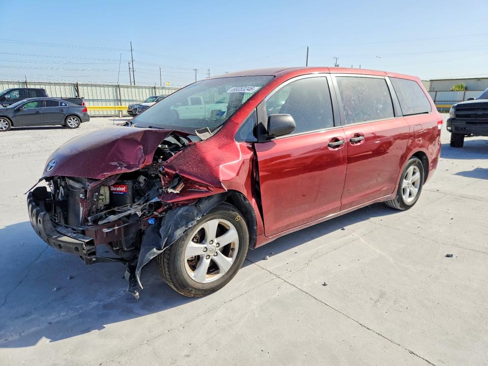 69053246 :رقم المزاد ، 5TDZK3DC5DS307254 vin ، 2013 Toyota Sienna مزاد بيع