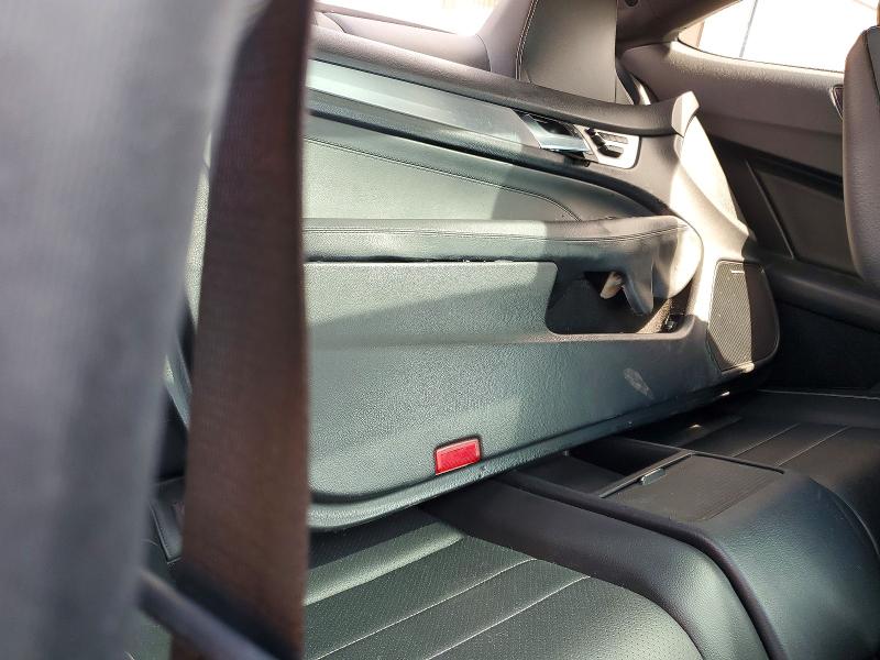 Продажа на аукционе авто 2013 Mercedes-benz C, vin: WDDGJ4HB3DF988408, номер лота: 70445176