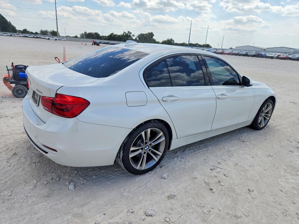 68289176 :رقم المزاد ، WBA8B9C51JK677375 vin ، 2018 Bmw 330 مزاد بيع