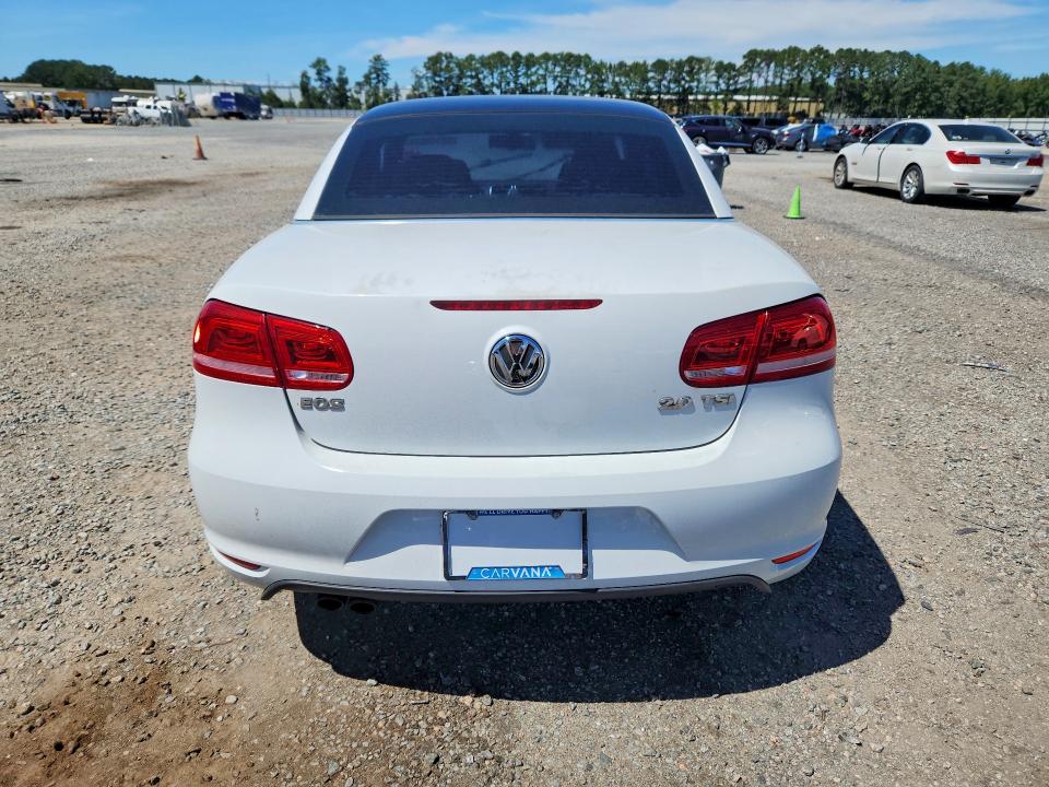 68146236 :رقم المزاد ، WVWFW8AH8FV002456 vin ، 2015 Volkswagen Eos مزاد بيع