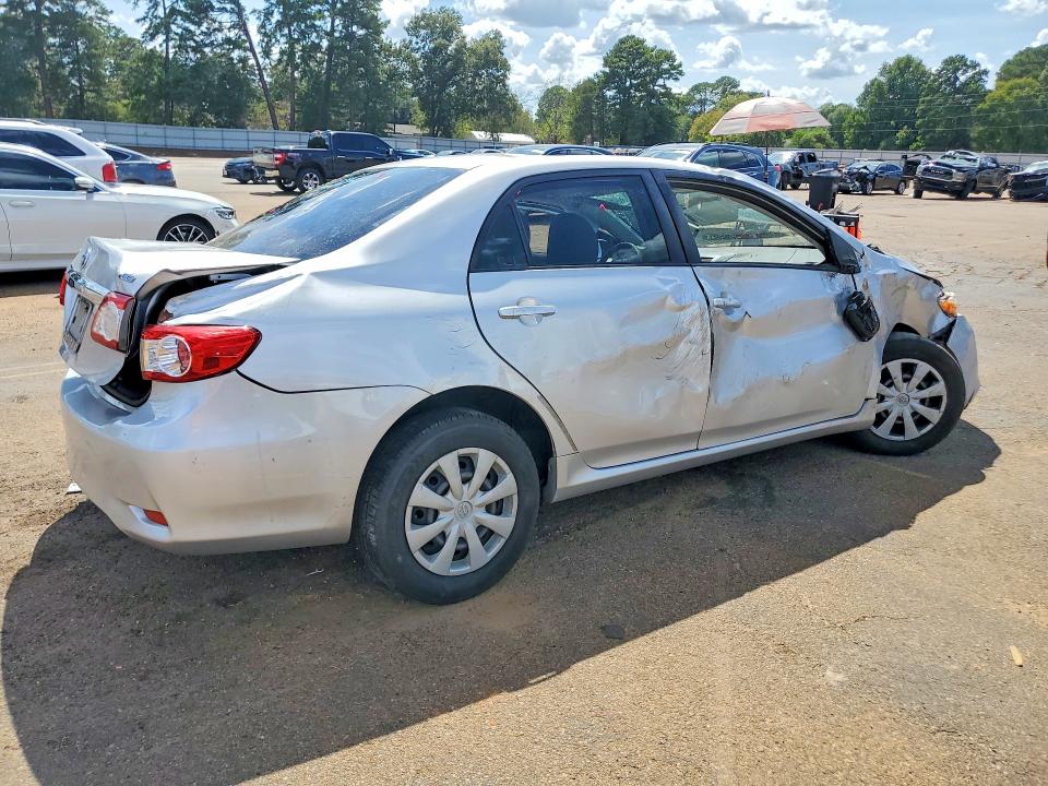 2011 Toyota Corolla მანქანა იყიდება აუქციონზე, vin: JTDBU4EE8B9136125, აუქციონის ნომერი: 69151506