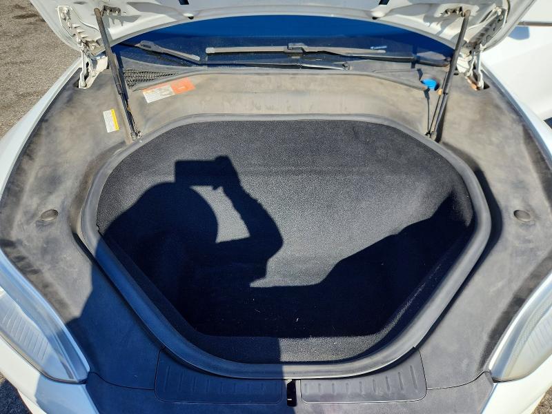 68755116 :رقم المزاد ، 5YJSA1S24FF086059 vin ، 2015 Tesla Model S مزاد بيع