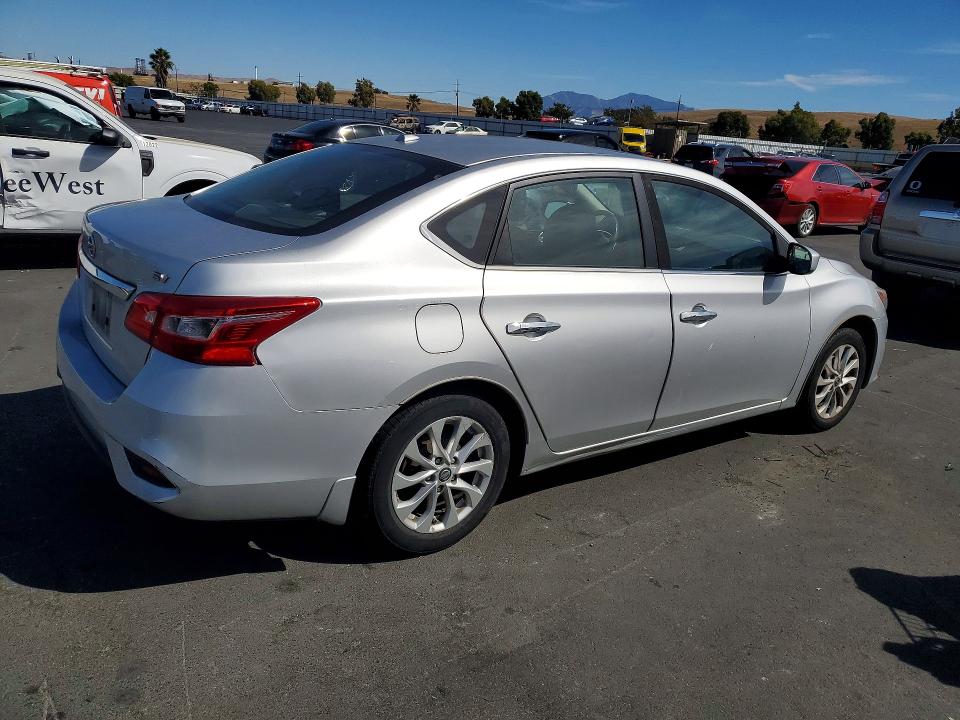 2016 Nissan Sentra მანქანა იყიდება აუქციონზე, vin: 3N1AB7APXGY211888, აუქციონის ნომერი: 68297426