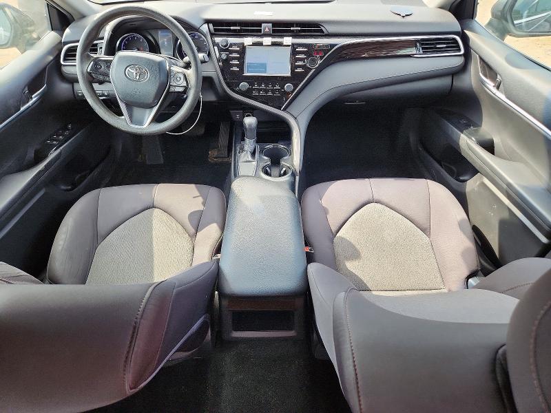 67449816 :رقم المزاد ، 4T1B11HK4JU609289 vin ، 2018 Toyota Camry مزاد بيع