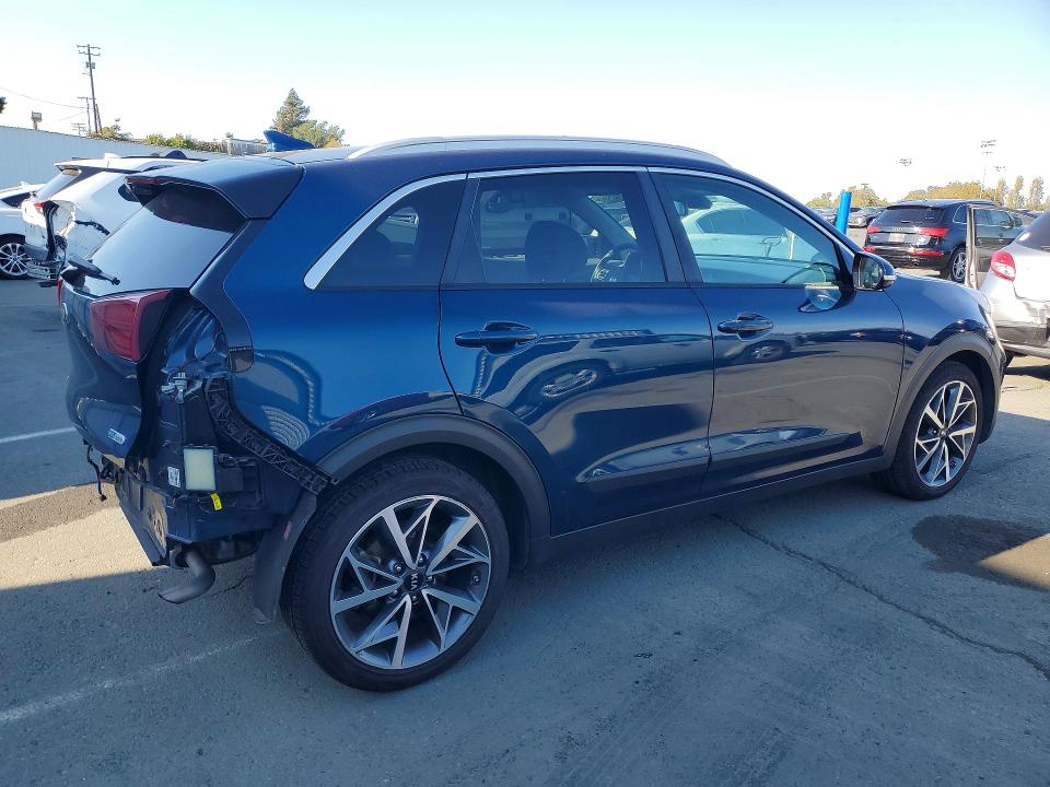 2020 Kia Niro მანქანა იყიდება აუქციონზე, vin: KNDCC3LC2L5394653, აუქციონის ნომერი: 69952876
