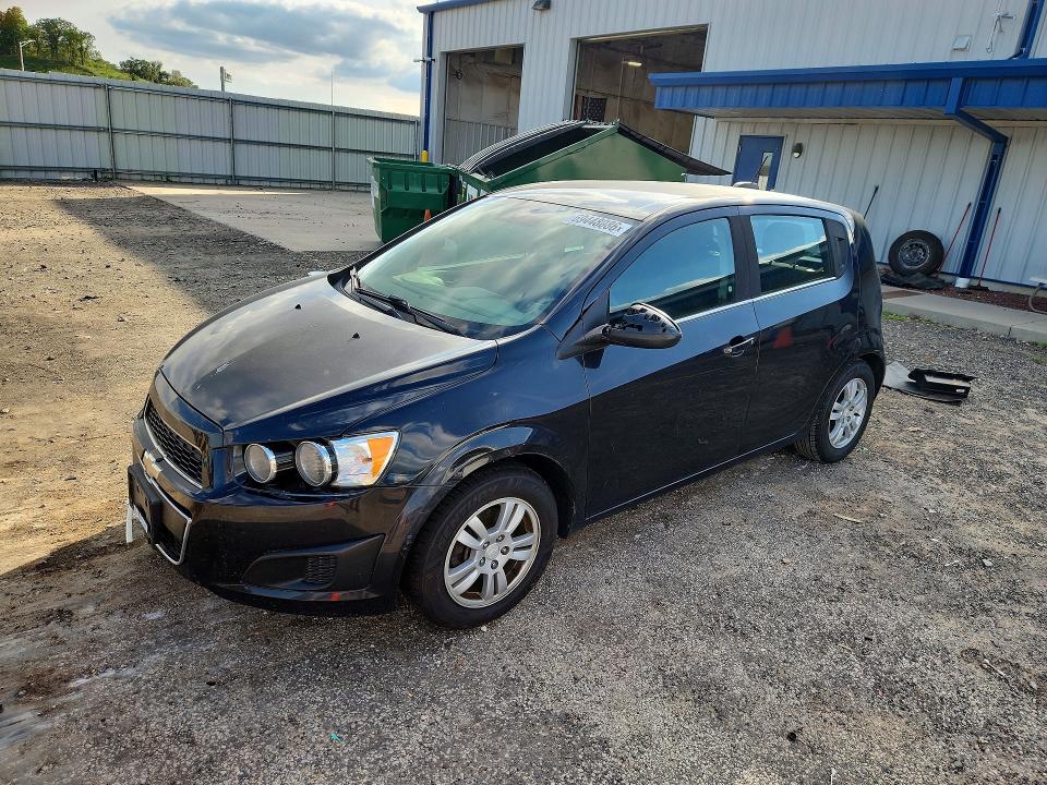 69448086 :رقم المزاد ، 1G1JD6SB9F4208253 vin ، 2015 Chevrolet Sonic مزاد بيع