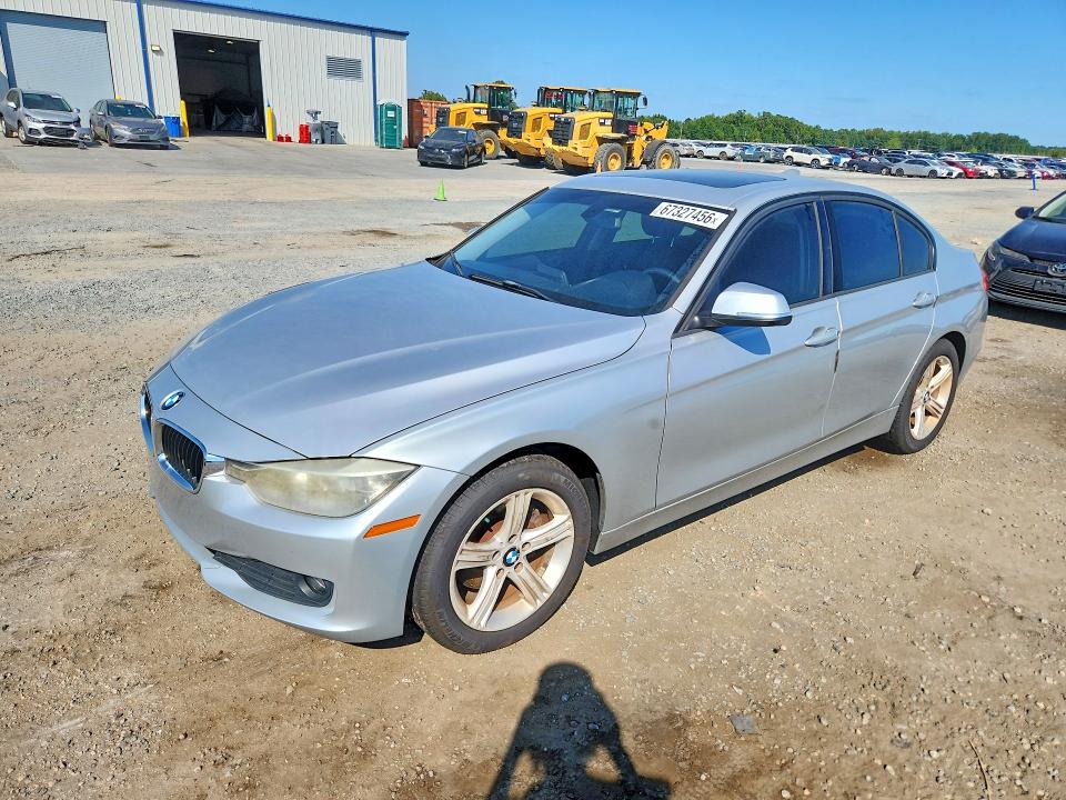 2013 Bmw 320 მანქანა იყიდება აუქციონზე, vin: WBA3B1C53DF461598, აუქციონის ნომერი: 67327456