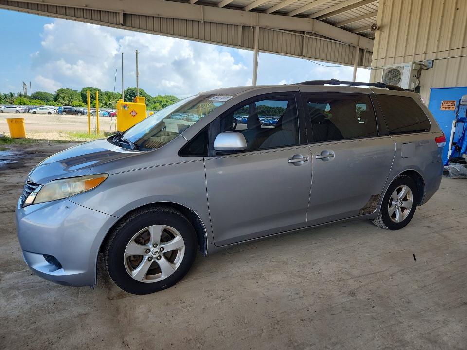 Aukcja sprzedaży 2011 Toyota Sienna, vin: 5TDKK3DC0BS041530, numer aukcji: 69064606