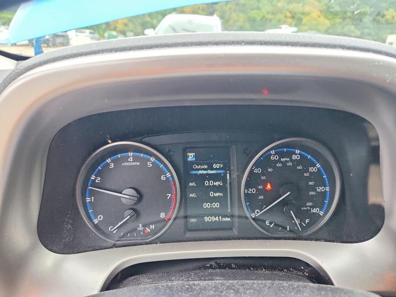 Продажа на аукционе авто 2017 Toyota Rav4, vin: JTMBFREV9HJ701691, номер лота: 71132326
