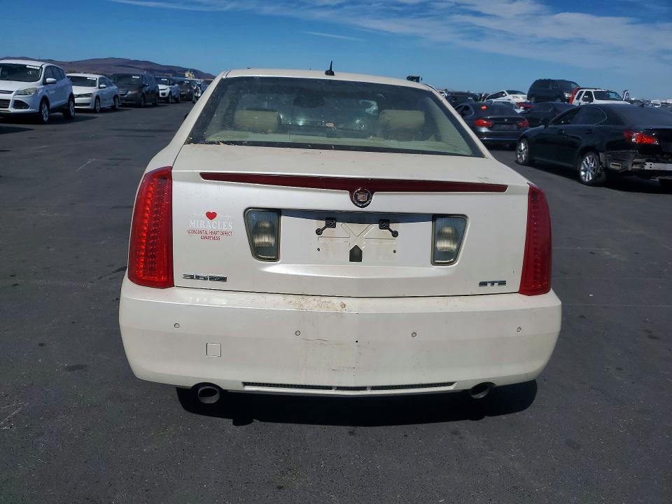 70507406 :رقم المزاد ، 1G6DW67V280127206 vin ، 2008 Cadillac Sts مزاد بيع