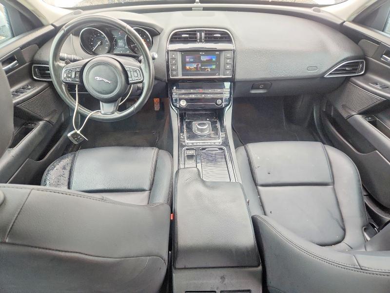 68717176 :رقم المزاد ، SAJAR4FX3JCP34333 vin ، 2018 Jaguar Xe مزاد بيع