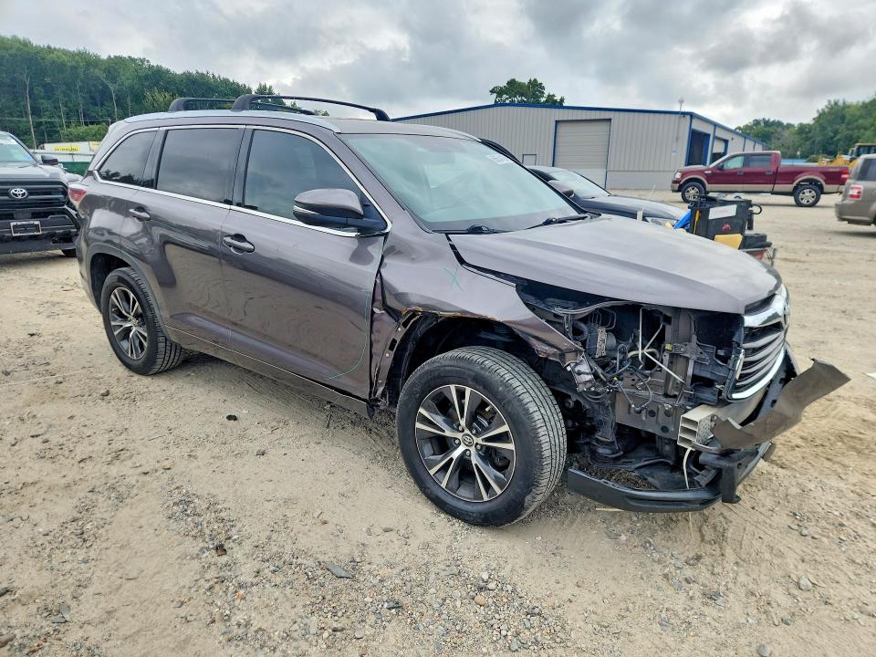 2016 Toyota Highlander მანქანა იყიდება აუქციონზე, vin: 5TDKKRFH0GS176297, აუქციონის ნომერი: 68654136