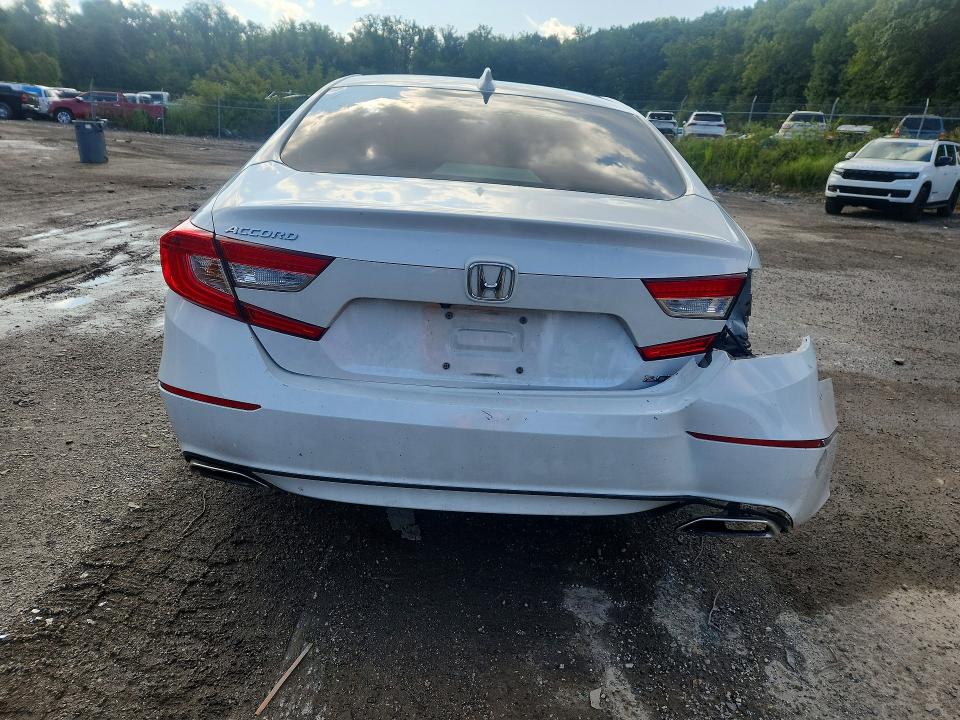 Продажа на аукционе авто 2018 Honda Accord, vin: 1HGCV2F50JA042887, номер лота: 68741496