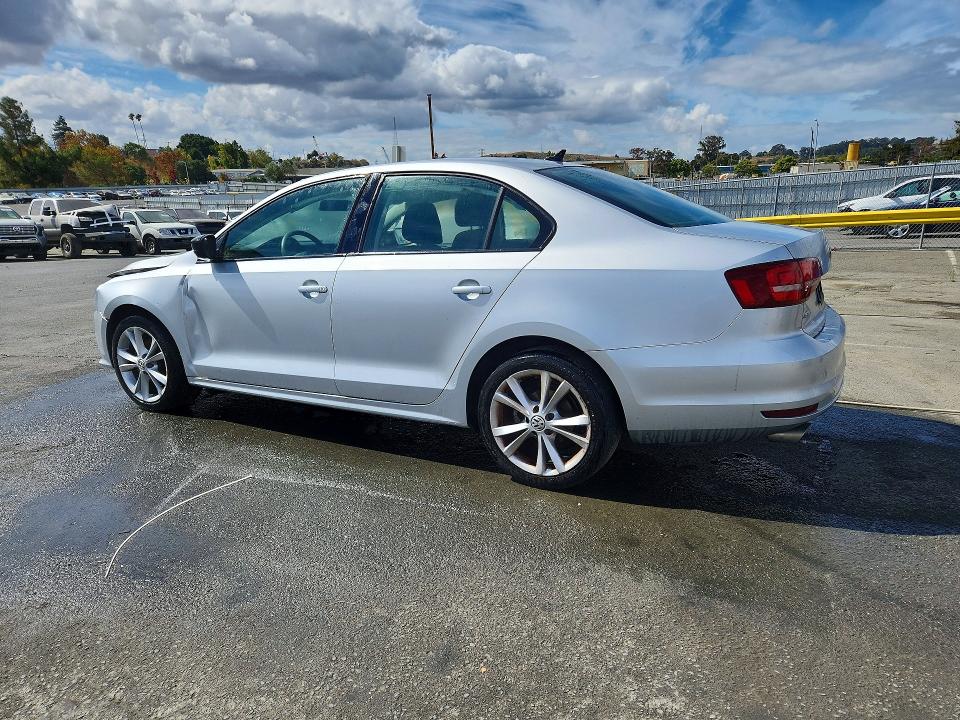 64090636 :رقم المزاد ، 3VW167AJ5GM342275 vin ، 2016 Volkswagen Jetta مزاد بيع