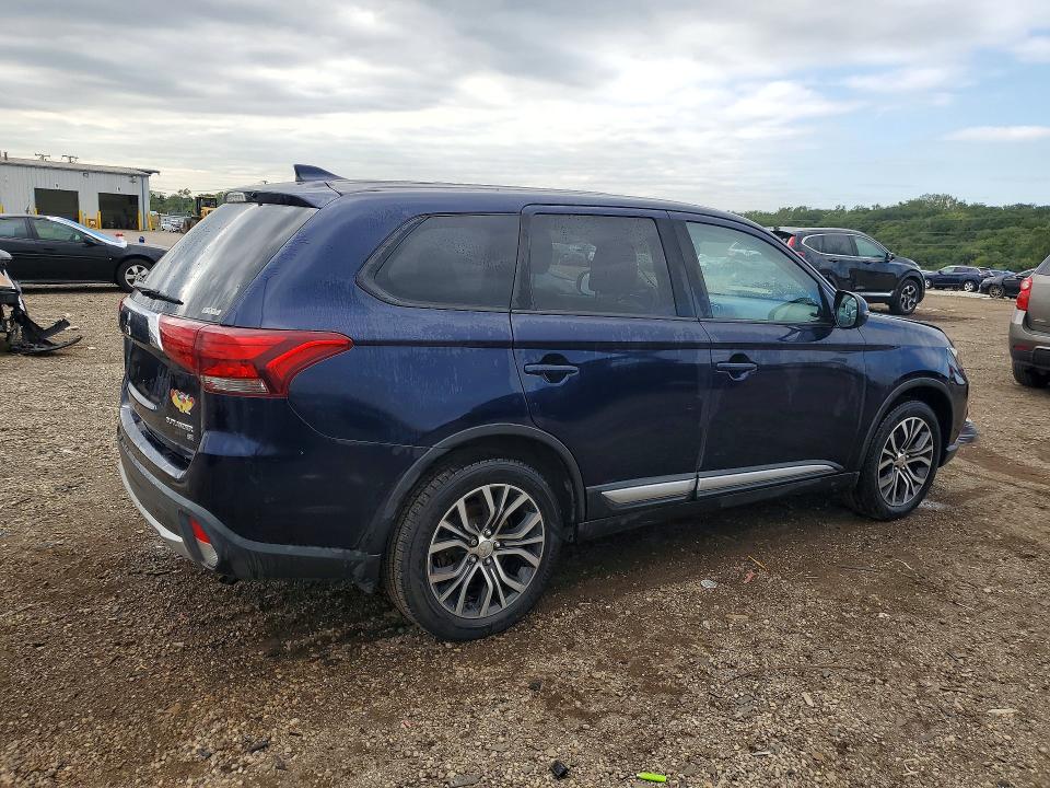 70059486 :رقم المزاد ، JA4AZ3A37JZ020709 vin ، 2018 Mitsubishi Outlander مزاد بيع