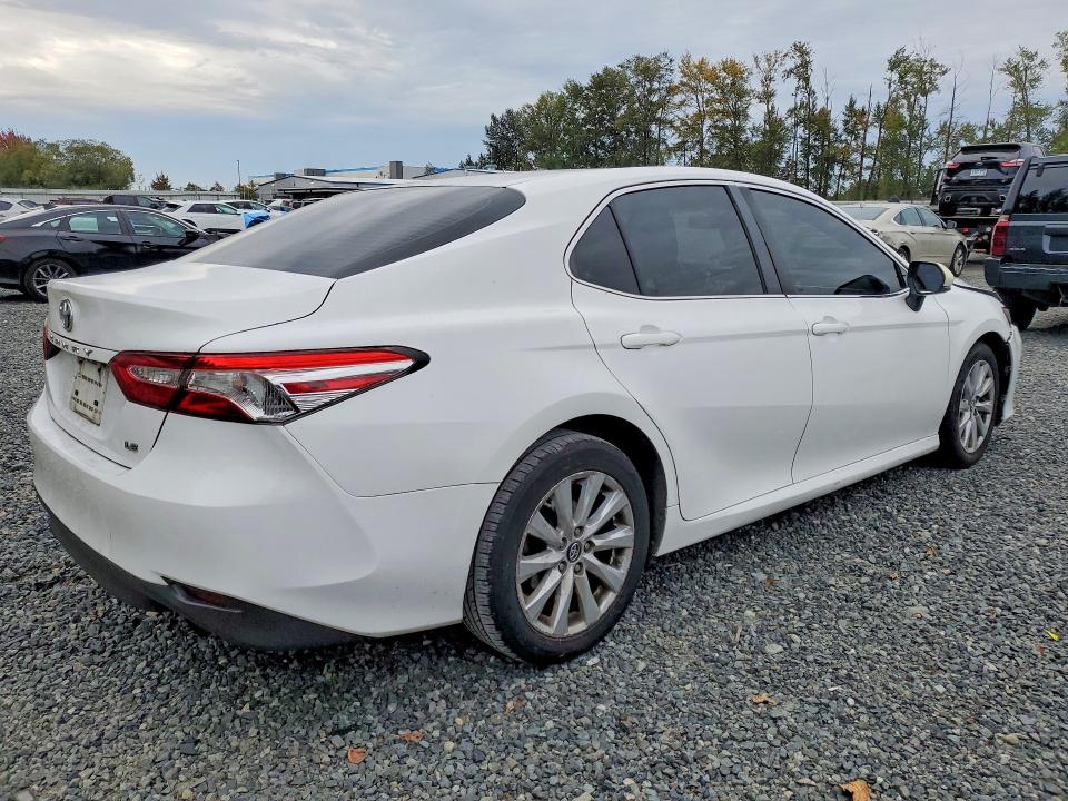 Продаж на аукціоні авто 2018 Toyota Camry, vin: 4T1B11HK9JU626279, номер лоту: 70557256