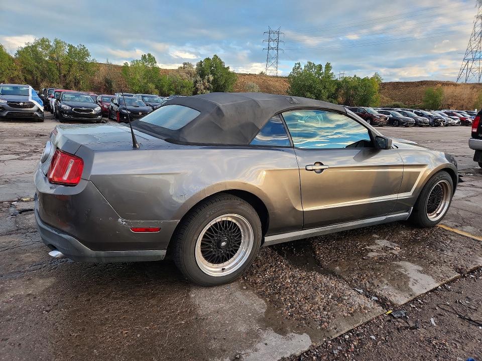2010 Ford Mustang მანქანა იყიდება აუქციონზე, vin: 1ZVBP8EN4A5124801, აუქციონის ნომერი: 70481836