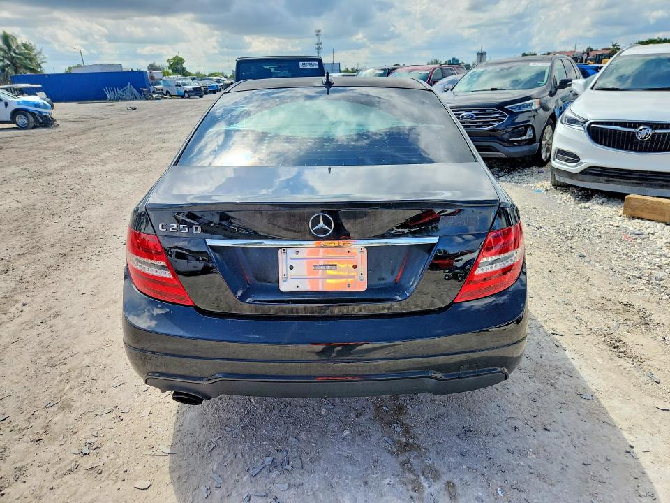 68372596 :رقم المزاد ، WDDGF4HB7EA942628 vin ، 2014 Mercedes-benz C مزاد بيع
