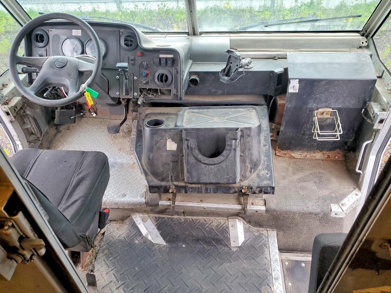 68084766 :رقم المزاد ، 4UZAANDU69CAF1858 vin ، 2009 Freightliner Chassis مزاد بيع