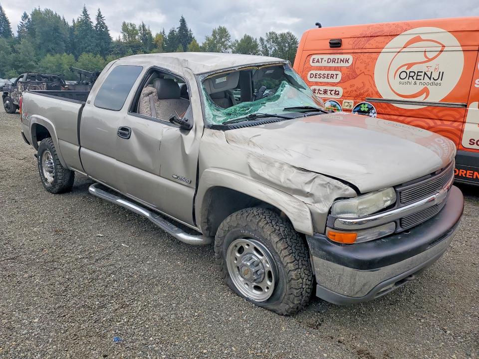 Продаж на аукціоні авто 2000 Chevrolet Silverado, vin: 1GCGK29U6YE418569, номер лоту: 69264456