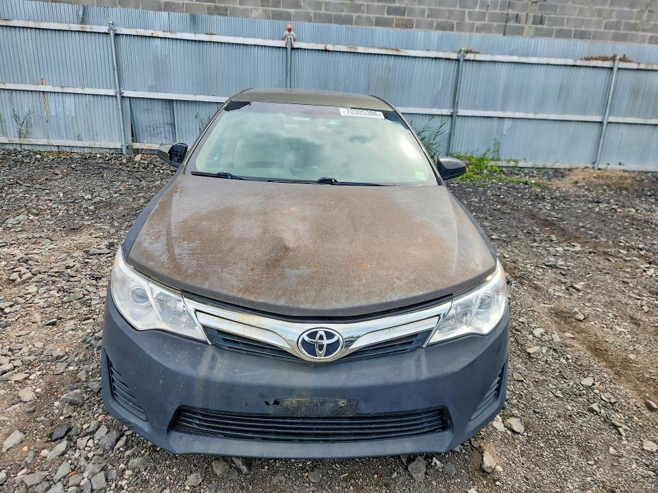 2014 Toyota Camry მანქანა იყიდება აუქციონზე, vin: 4T4BF1FK6ER390870, აუქციონის ნომერი: 70305386