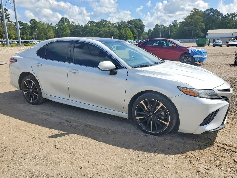 Продажа на аукционе авто 2019 Toyota Camry, vin: 4T1B61HK5KU704799, номер лота: 68131926