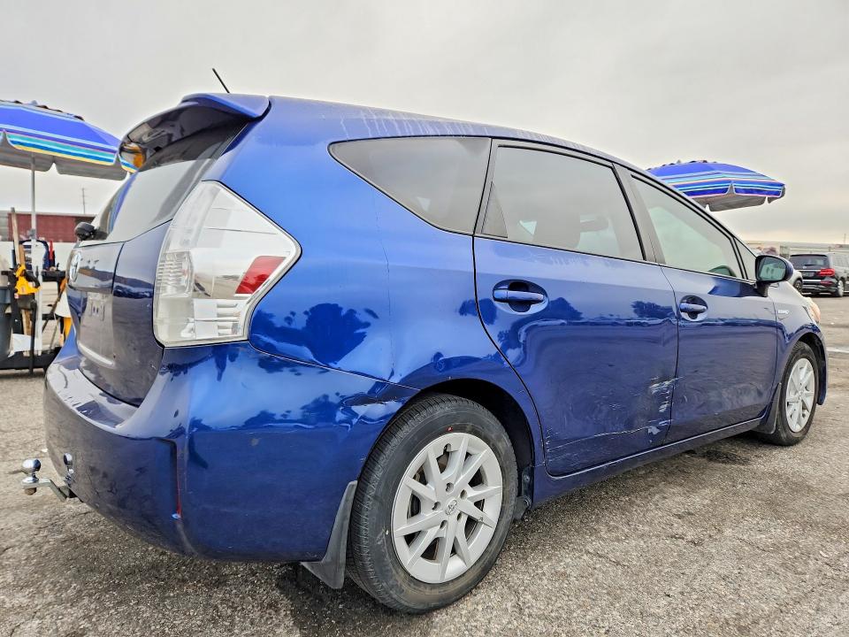 70502966 :رقم المزاد ، JTDZN3EU7D3235943 vin ، 2013 Toyota Prius V مزاد بيع