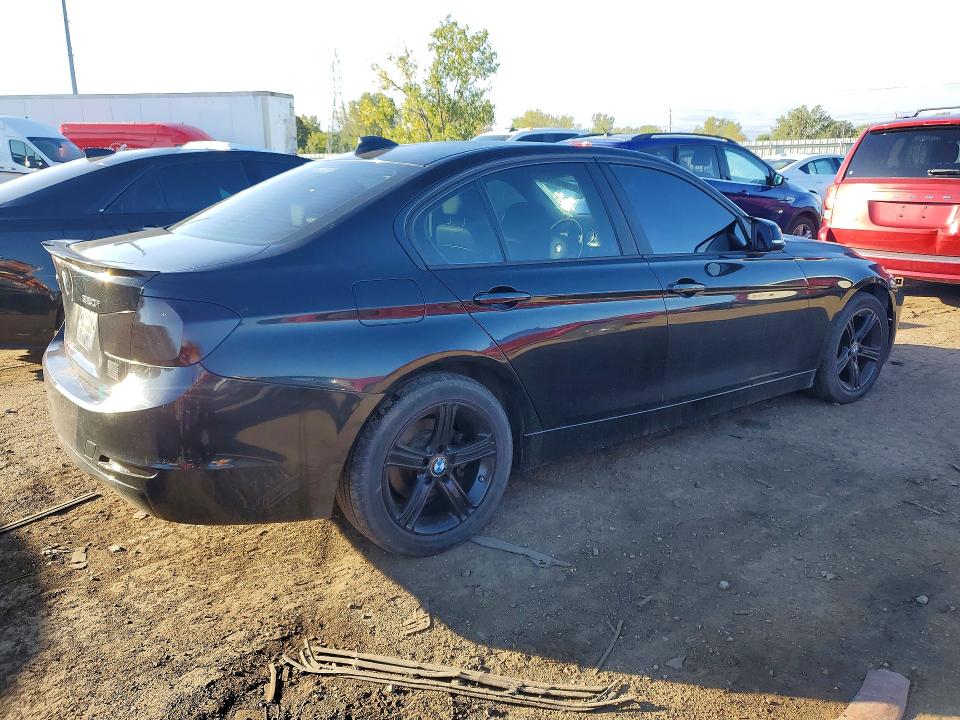 70149276 :رقم المزاد ، WBA3C3G51FNS74338 vin ، 2015 Bmw 320 مزاد بيع