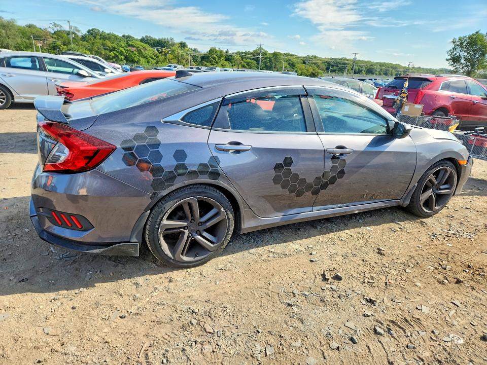 68682606 :رقم المزاد ، 2HGFC2F50GH555554 vin ، 2016 Honda Civic مزاد بيع