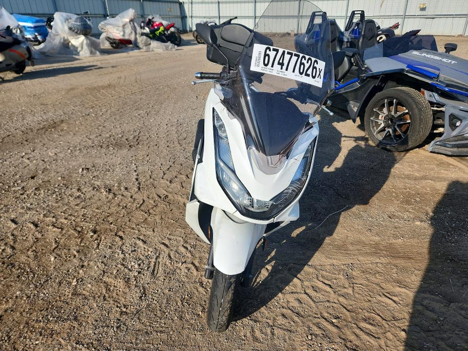 67477626 :رقم المزاد ، RLHKF4706NY100312 vin ، 2022 Honda Pcx 150 مزاد بيع