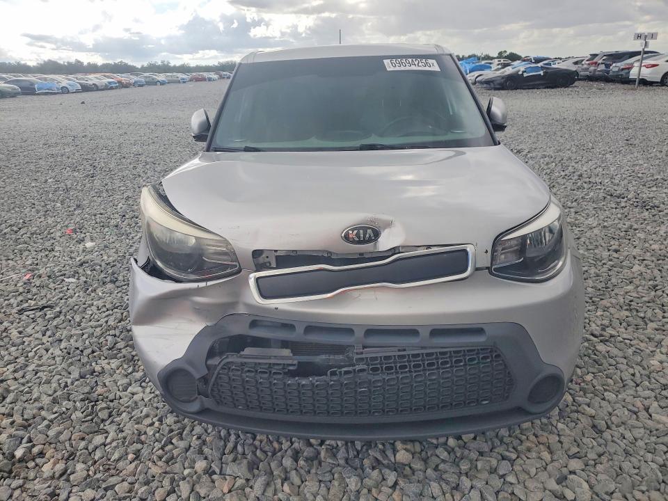 69694256 :رقم المزاد ، KNDJN2A26F7798764 vin ، 2015 Kia Soul مزاد بيع
