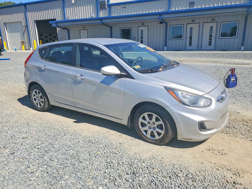 2013 Hyundai Accent მანქანა იყიდება აუქციონზე, vin: KMHCT5AE8DU127150, აუქციონის ნომერი: 69364656