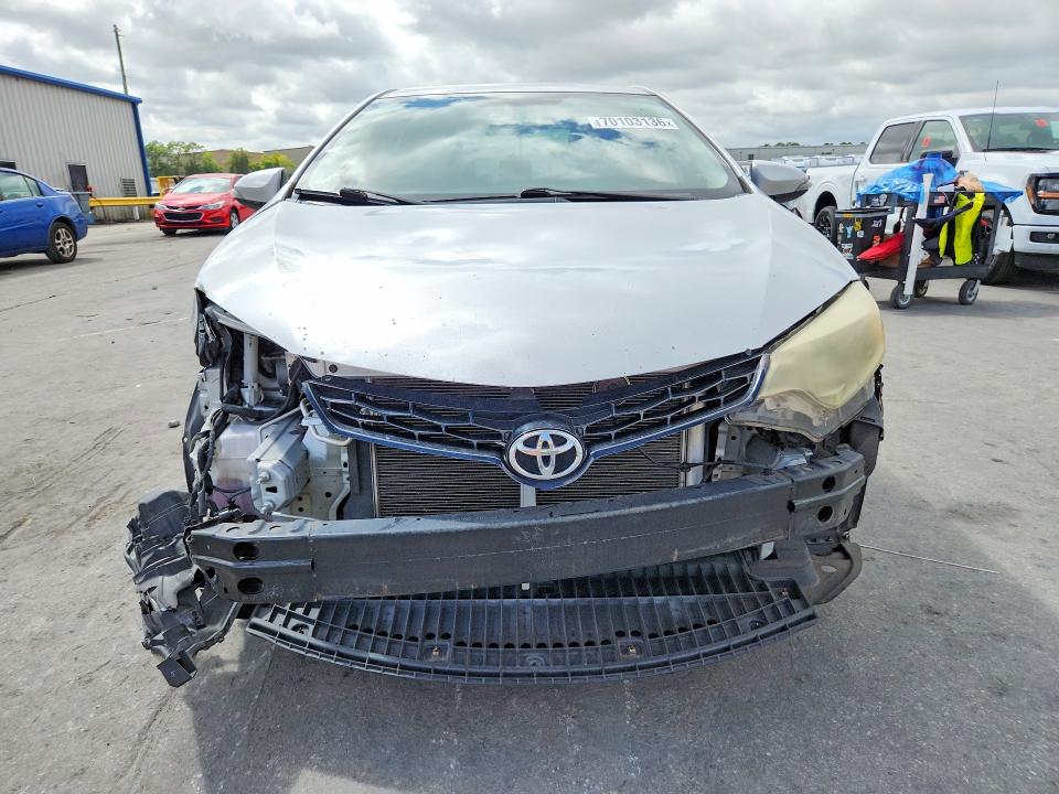 70103136 :رقم المزاد ، 2T1BURHE3FC320462 vin ، 2015 Toyota Corolla مزاد بيع