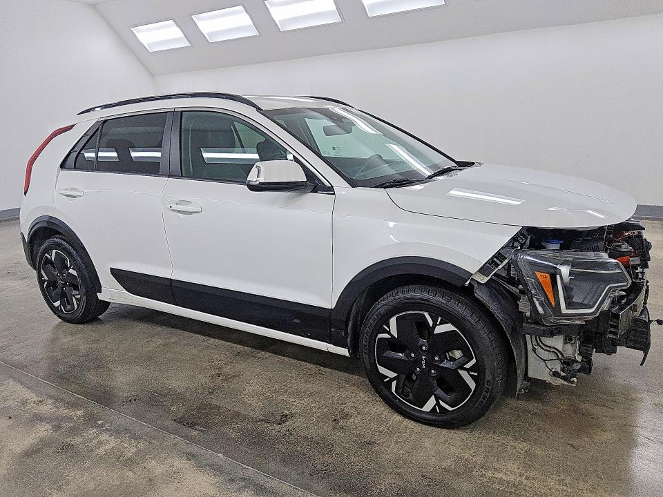 2023 Kia Niro მანქანა იყიდება აუქციონზე, vin: KNDCR3L12P5036424, აუქციონის ნომერი: 69967446