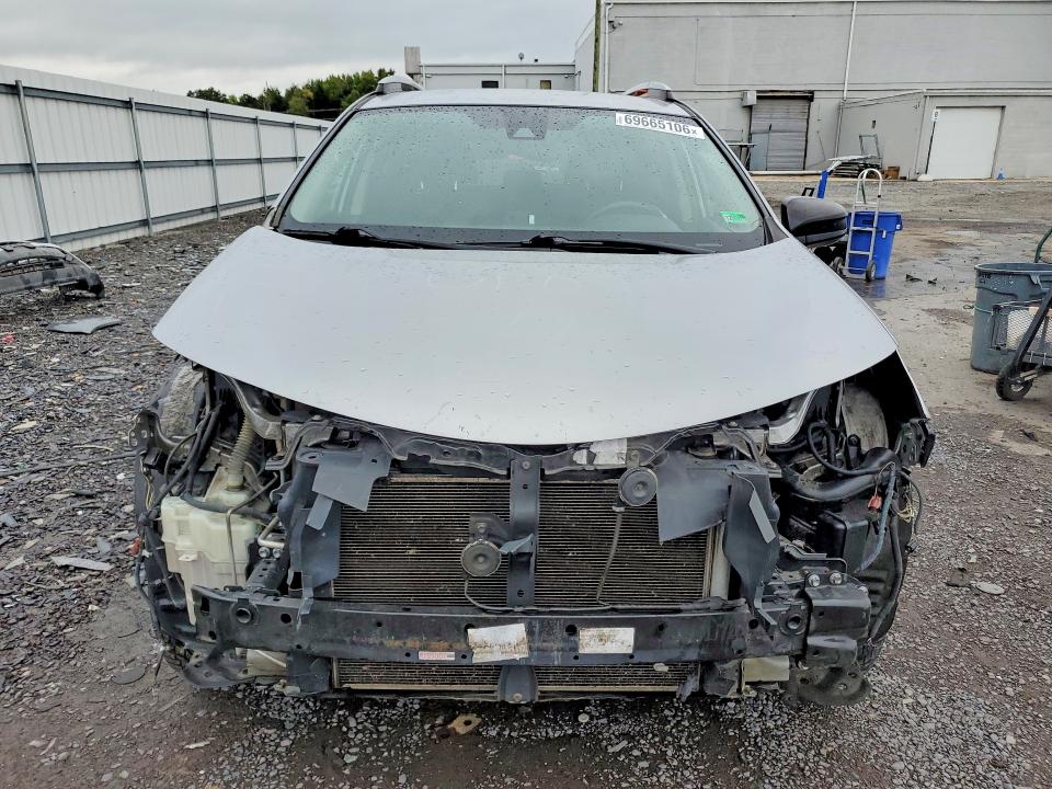 Продаж на аукціоні авто 2017 Toyota Rav4, vin: 2T3BFREV1HW591723, номер лоту: 69665106