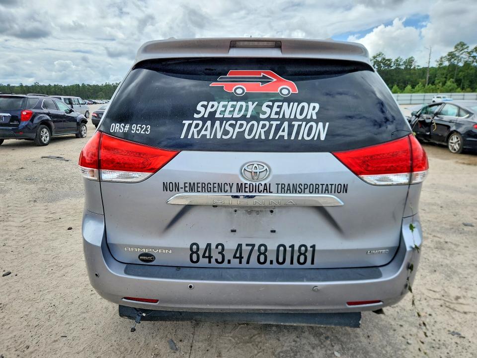 68234126 :رقم المزاد ، 5TDYK3DC0BS111053 vin ، 2011 Toyota Sienna مزاد بيع